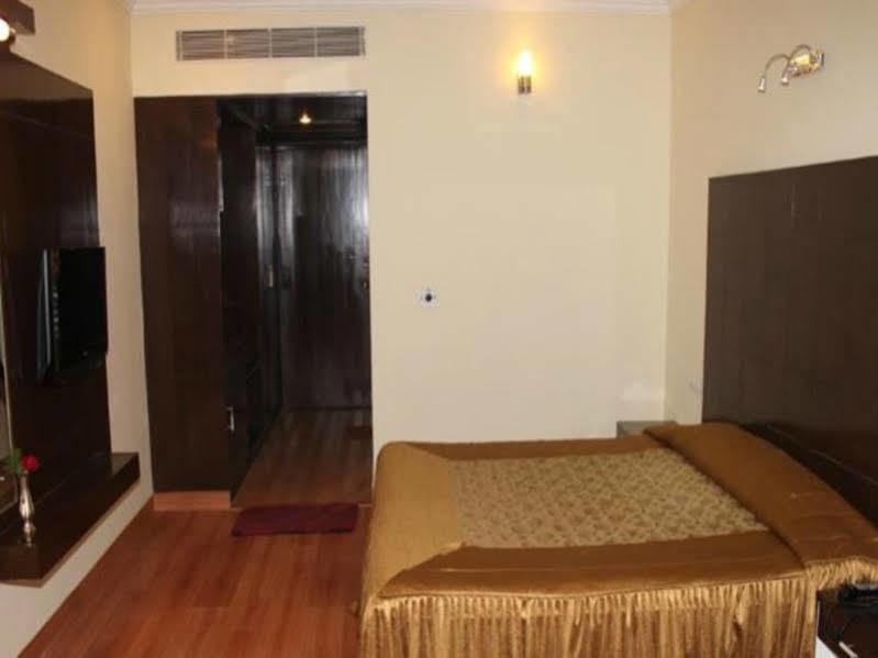 Hotel Vaibhav Varanasi Eksteriør bilde